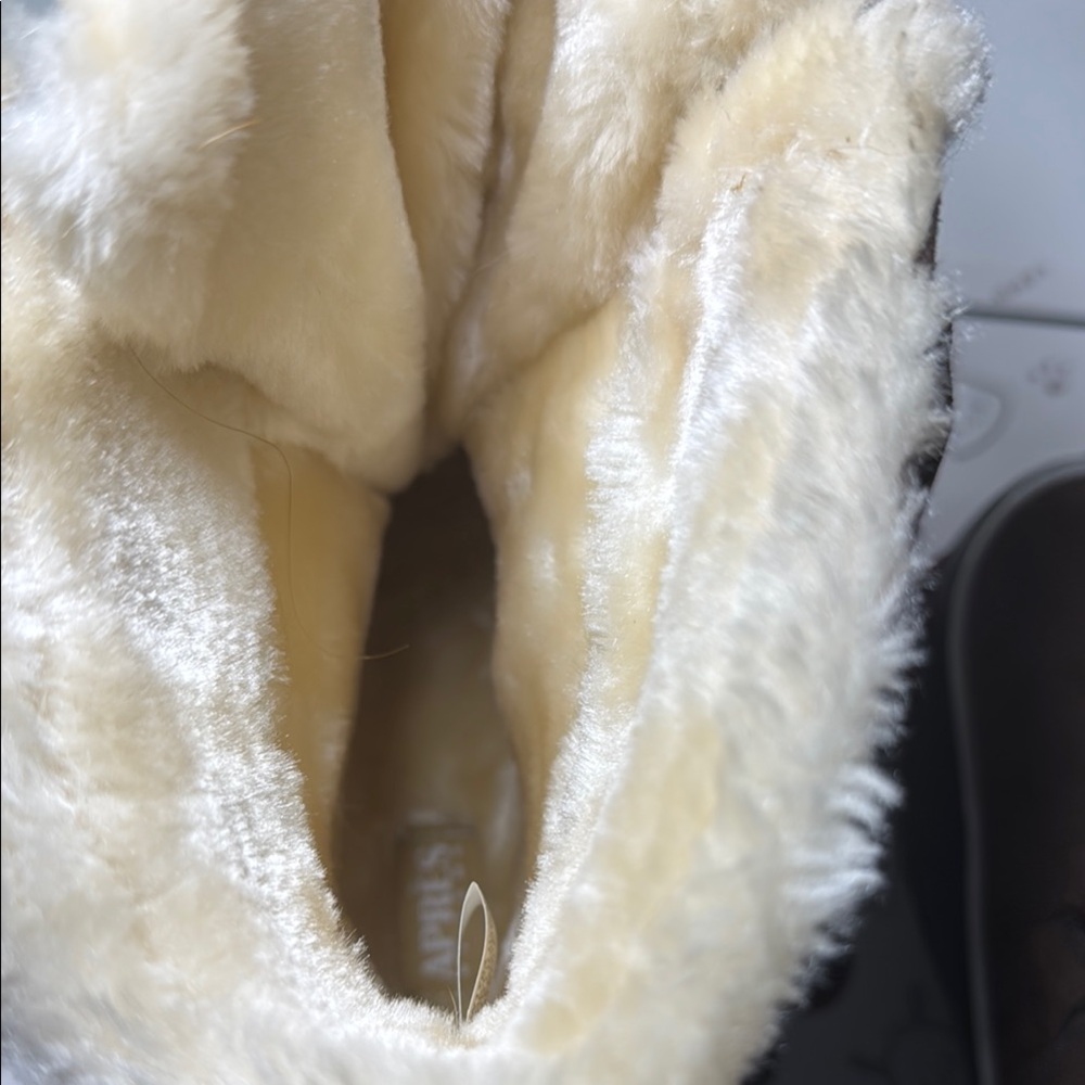 Women's Brown Winter Boots - Picture 7 of 7